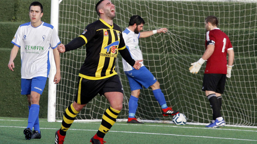 El Cuntis gana en As Cachizas con un solitario gol de Capi