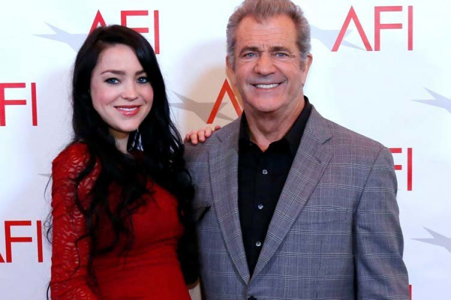 El actor Mel Gibson da la bienvenida a su noveno hijo
