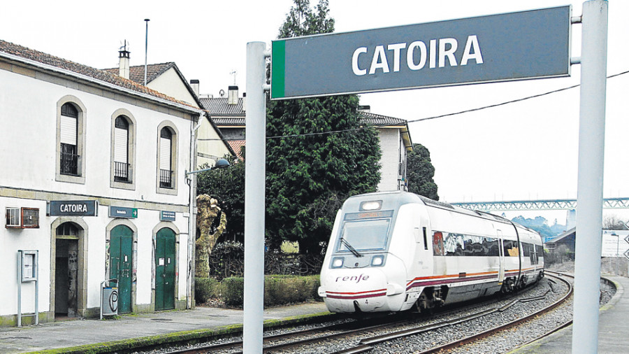 Adif licita la renovación de traviesas entre Cesures y Catoira por 574.000 euros