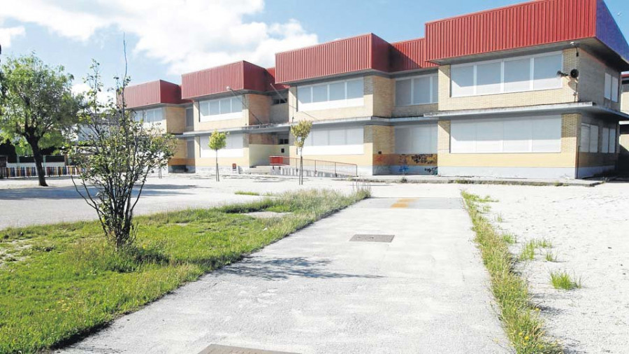 La rehabilitación integral del colegio Arealonga sale a licitación por más de medio millón de euros