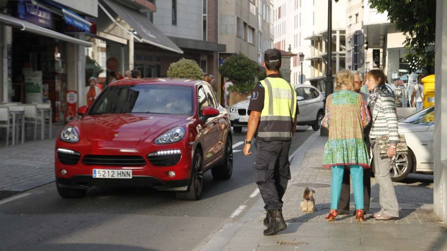 Sanxenxo multará con hasta 400 euros los desnudos en la vía pública