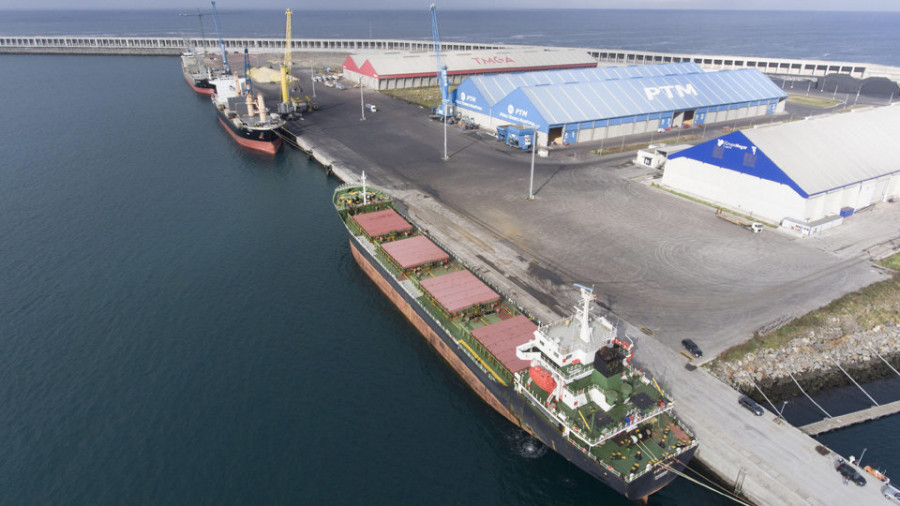 El puerto coruñés bate por segundo 
año consecutivo el récord absoluto en el tráfico de mercancías