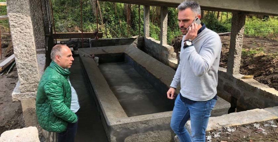 Vilanova invierte 32.000 euros para recuperar lavaderos tradicionales en la parroquia de Tremoedo
