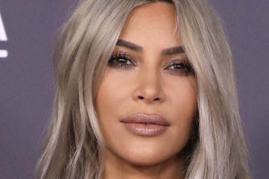 Kim Kardashian recibe acciones de empresa como regalo navideño