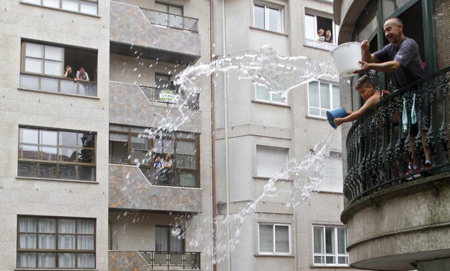 Ravella anuncia multas de hasta 1.500 euros por lanzar agua desde los balcones