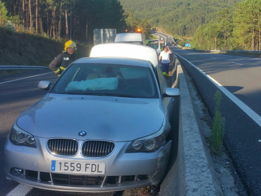 BOIRO - Una joven conductora pobrense resulta herida en un accidente en la Autovía do Barbanza, en Espiñeira