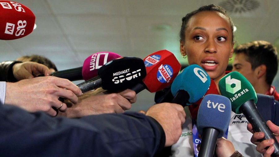 El éxito de Ana Peleteiro se hace extensible al Atletismo Barbanza