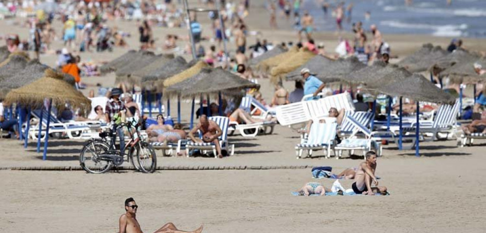 Maletas, siesta y cerveza para inaugurar las vacaciones