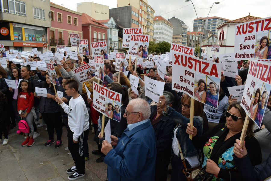 Medio millar de personas reclaman “xustiza” para la joven pareja fallecida en el accidente de Palmeira