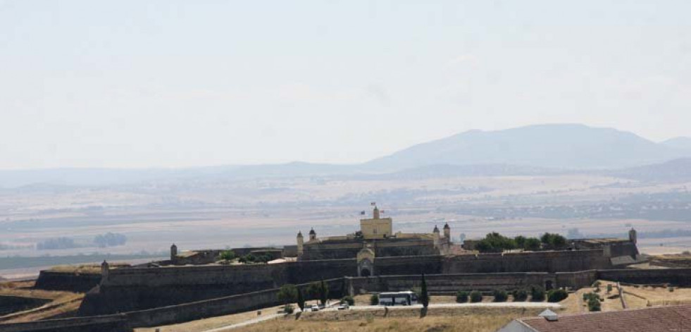 Más de cien mil personas para el fuerte más grande del mundo