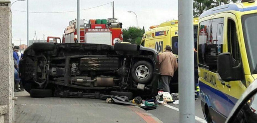 VILANOVA - Da 0,70 en alcoholemia tras embestir con su coche a un vehículo aparcado en San Miguel