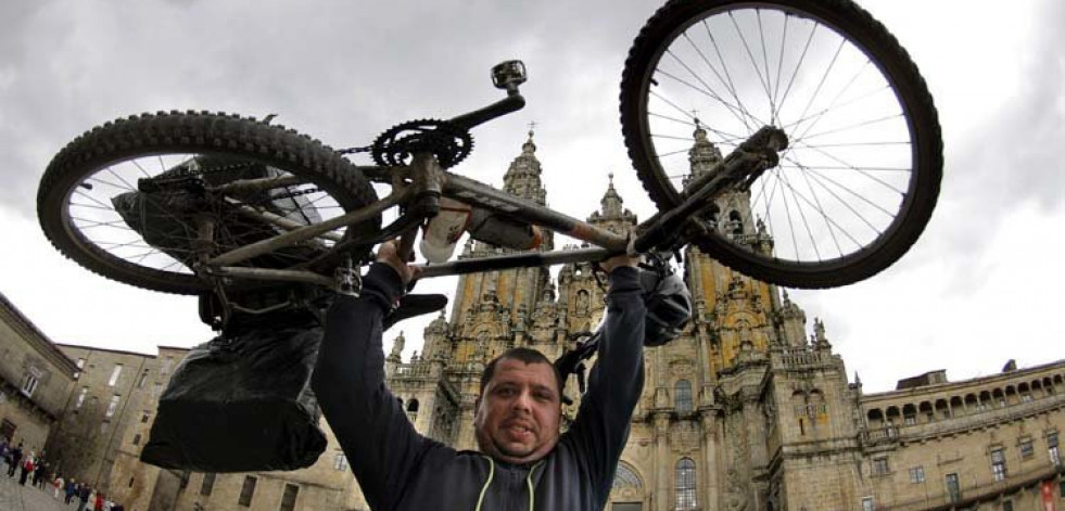 Unos 25.000 peregrinos eligen la “bici” para llegar 
a Santiago