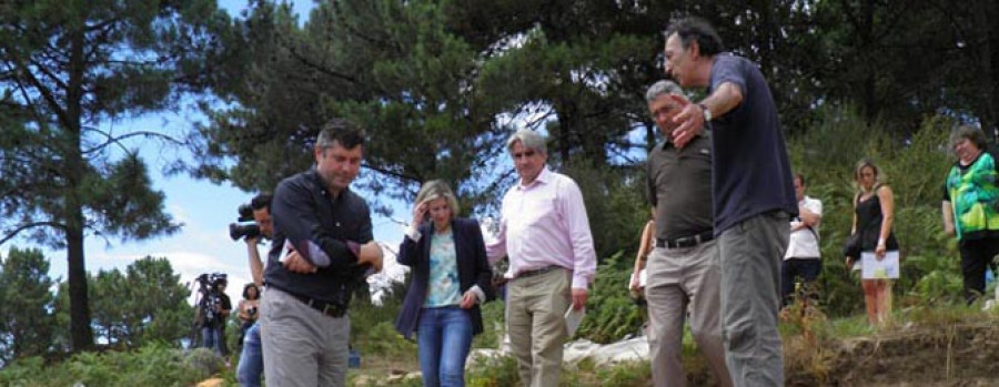 BOIRO - Voluntariado y Concello idean un plan para desarrollar campos de trabajo en los castros de Neixón todo el año