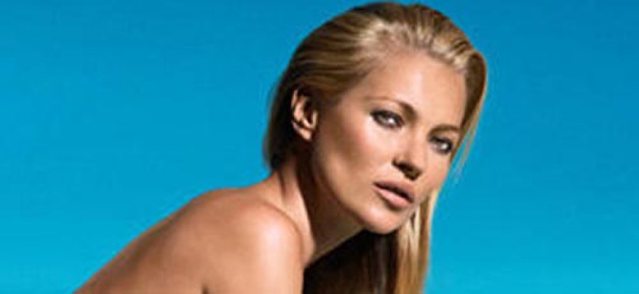 Kate Moss posa desnuda y con un bronceado perfecto para St. Tropez