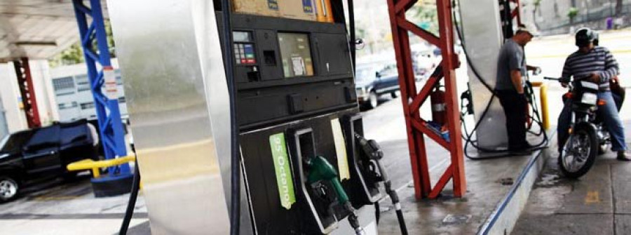 El precio de la gasolina y el gasóleo cae en las horas previas  a la llegada de la Semana Santa