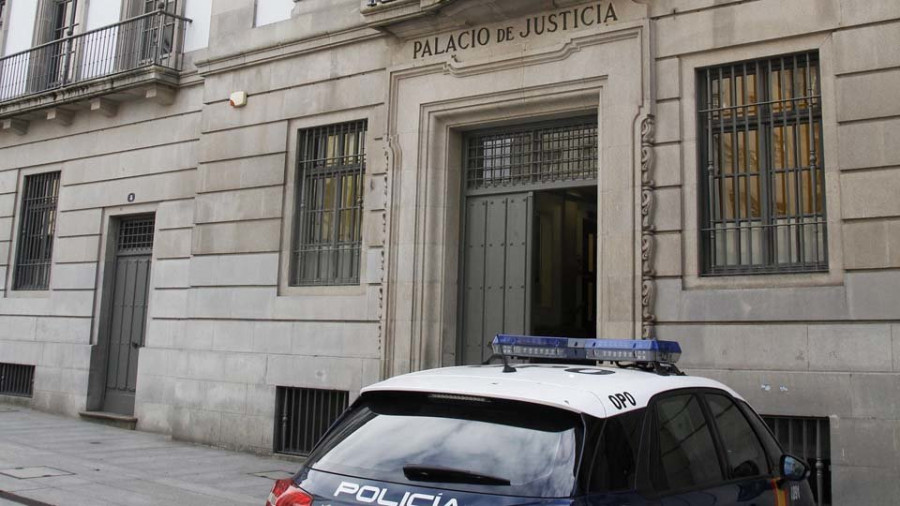 El fiscal rebaja a nueve años la petición de cárcel para un acusado de facilitar una violación