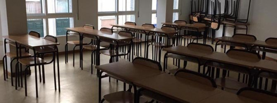 El reducido espacio del Aula de Estudio  de Portonovo indigna a los estudiantes