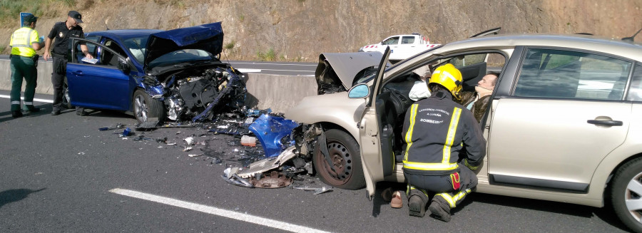 Un conductor  en sentido contrario causa una brutal colisión en la Autovía do Barbanza