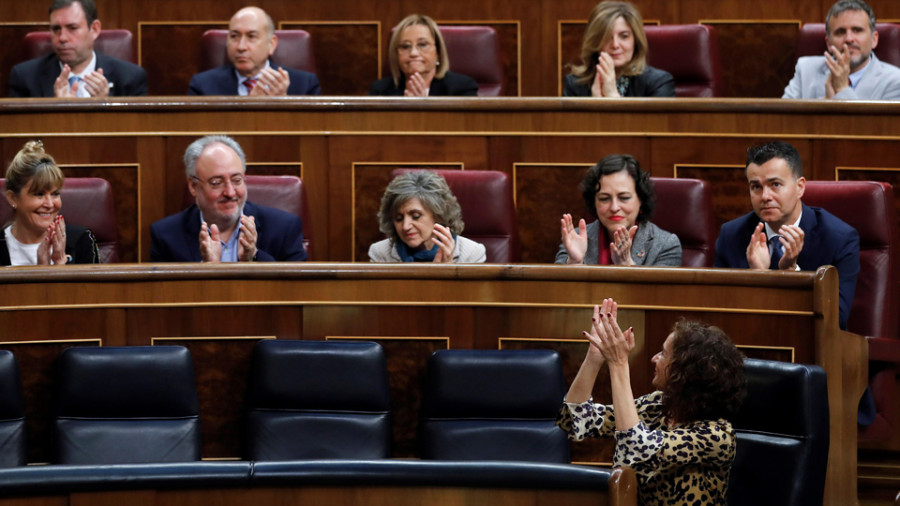 El Gobierno aprueba la senda de déficit con los votos de los nacionalistas