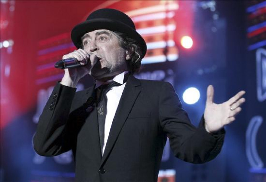 Joaquín Sabina interrumpe concierto por un dolor, pero ya está bien