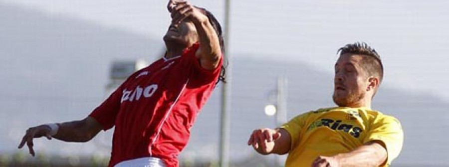 Suso Martínez ya se entrena con el Boiro tras cerrarse el acuerdo entre clubes