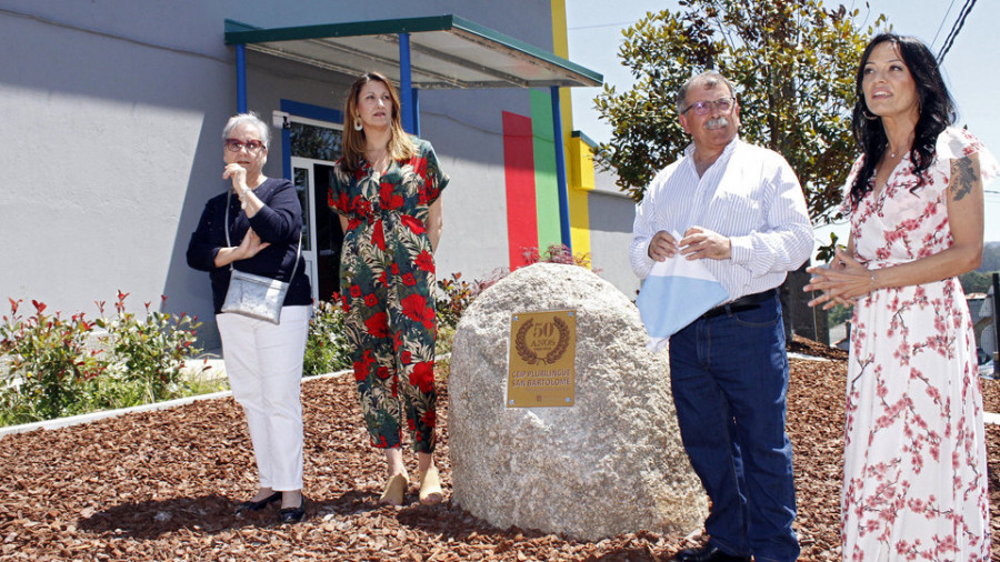 Tremoedo celebra y recuerda medio siglo de su colegio