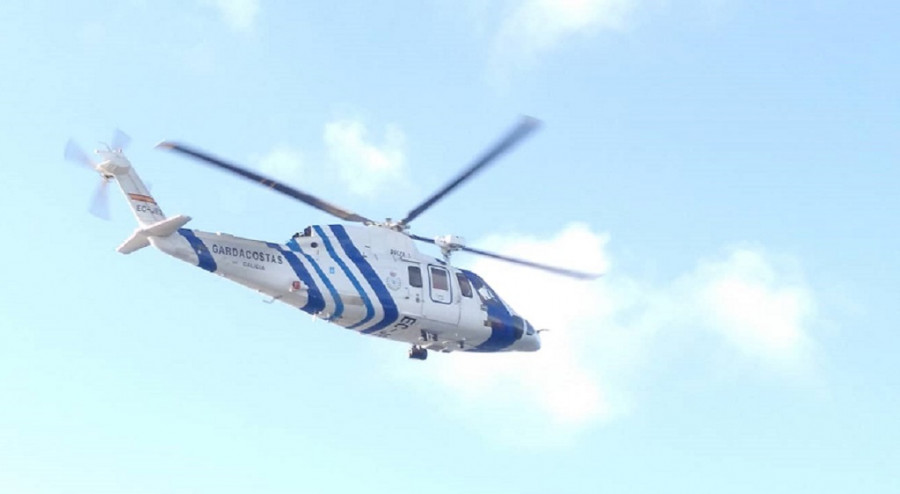 Muere un marinero y otro permanece ingresado tras caer al mar desde un pesquero de O Grove cerca de Ons