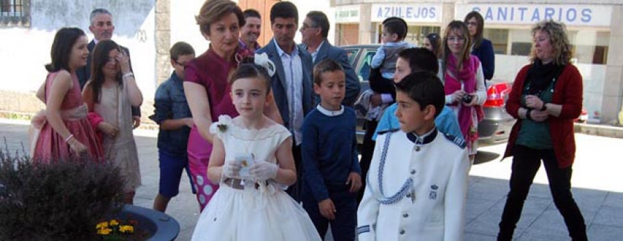 Alfombras y comuniones en la festividad de Corpus