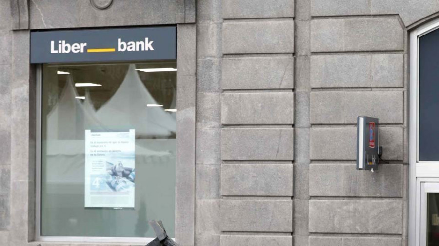 La CNMV da diez días a Abanca para decir si lanza una opa sobre Liberbank