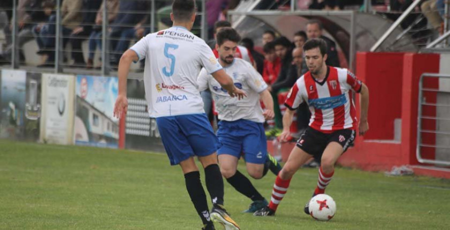 El Céltiga festeja la salvación al ganar con el apoyo de su afición