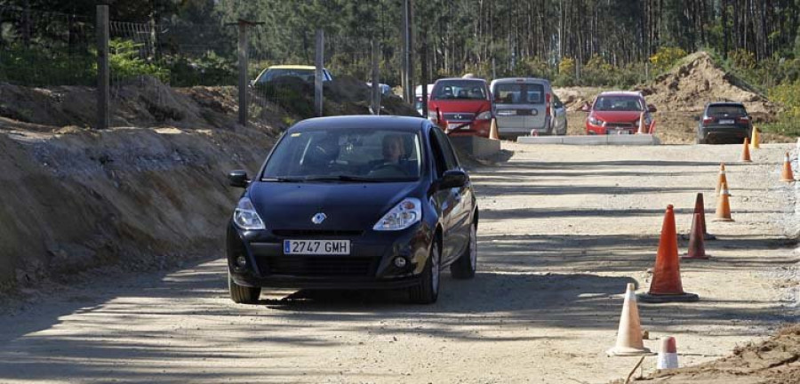 Vilanova paraliza las obras de acceso del aparcamiento privado al Hospital