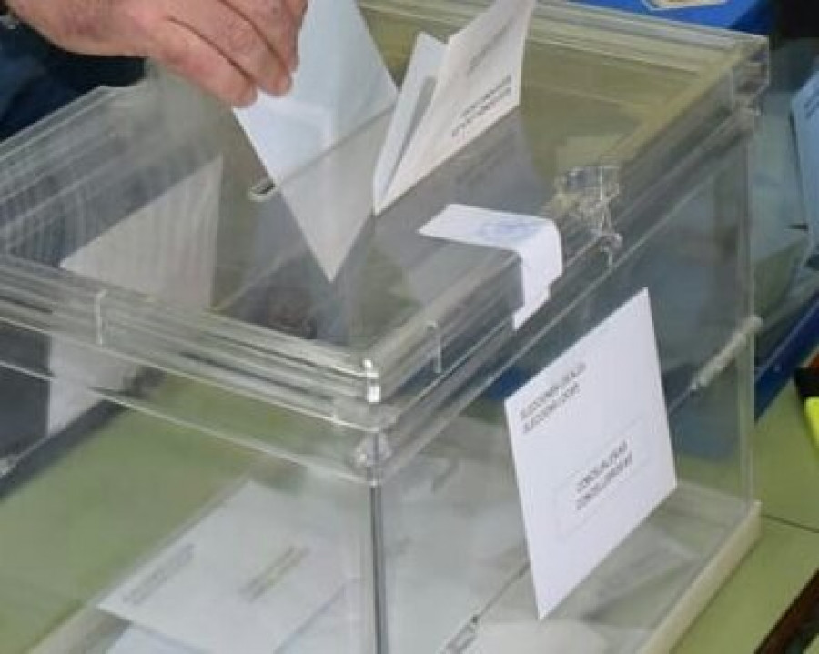 Un boirense votó en dos mesas distintas en el colegio electoral de A Cachada