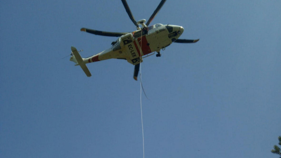Evacuan en helicóptero a un varón que rompió un tobillo en una ruta de difícil acceso sobre el río Pedras