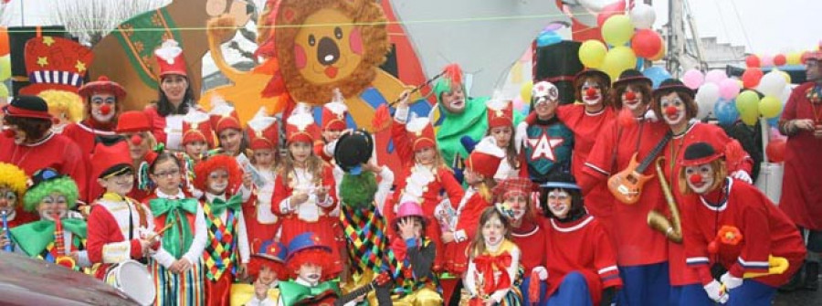 La ANPA del Vagalume entrega al colegio los 1.000 euros logrados en Carnaval