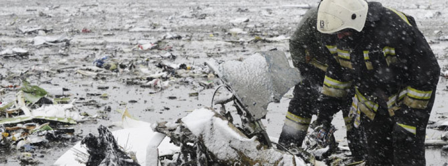 Dos españoles mueren tras estrellarse un avión en Rusia con  62 personas a bordo