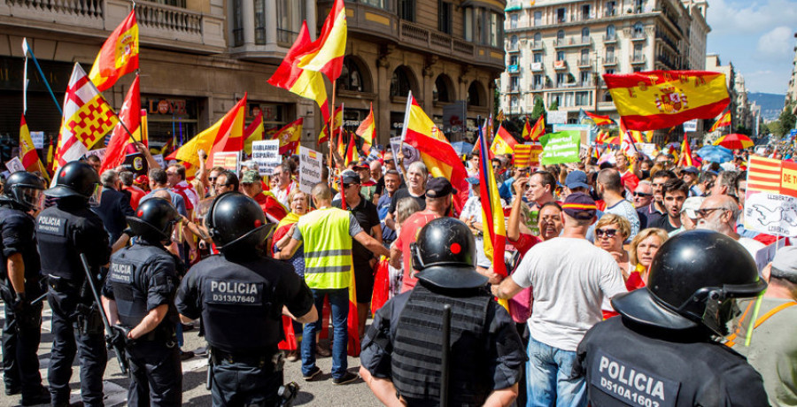 Impiden que una manifestación a favor del español en Barcelona llegue al final