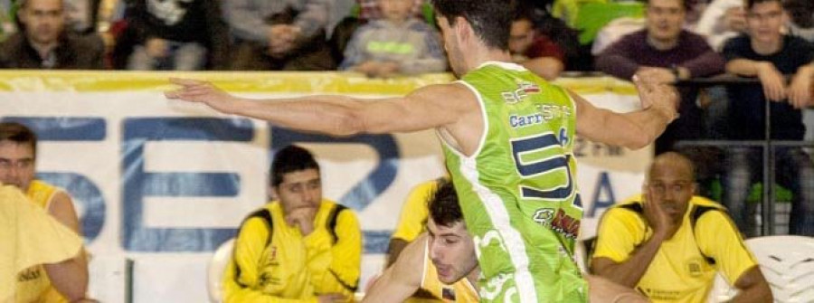 El Xuven pierde en Ávila tras empezar con el pie cambiado y remar en contra todo el duelo