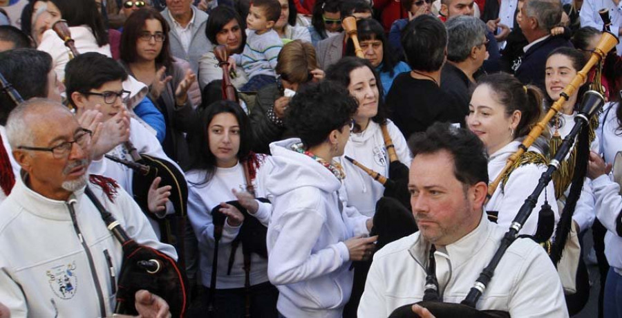 Más de 250 gaiteiros estarán en la Foliada Solidaria en honor  a Os Encantiños do Umia