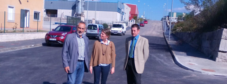 MORAÑA - Ejecutan la mejora de un vial interior del polígono de Afieiras