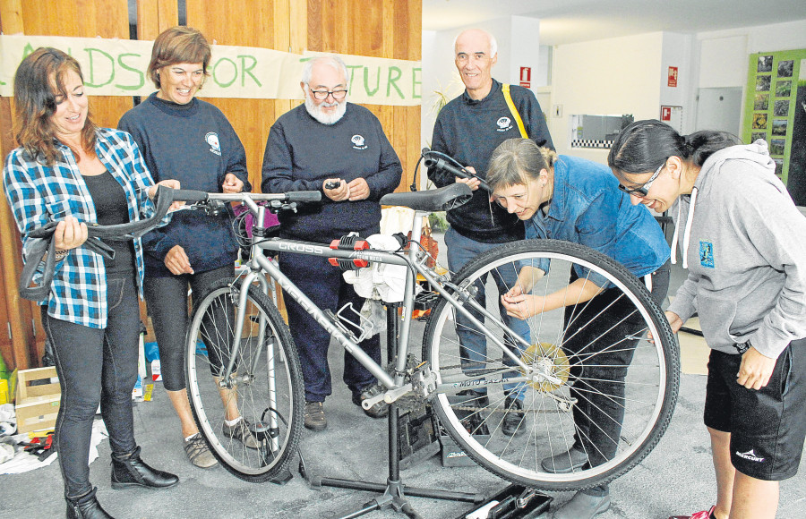 A Illa ofrecerá 20 bicis convencionales y eléctricas en su servicio de préstamo