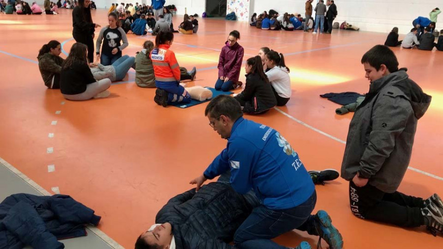 Una jornada de formación en las aulas para salvar vidas en minutos