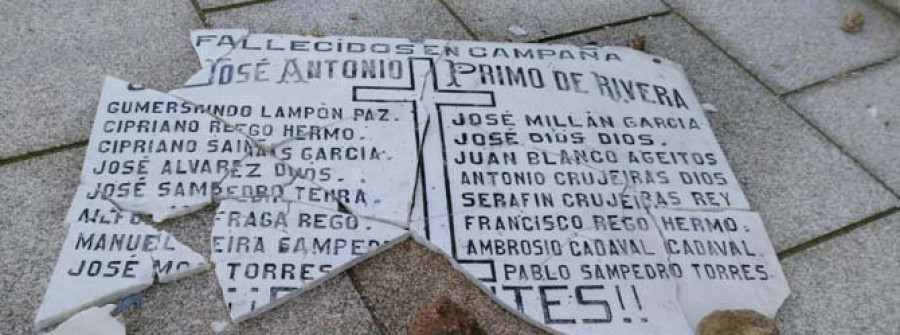 RIVEIRA - La rotura de la placa de San Paio de Carreira en honor a los caídos causa gran indignación