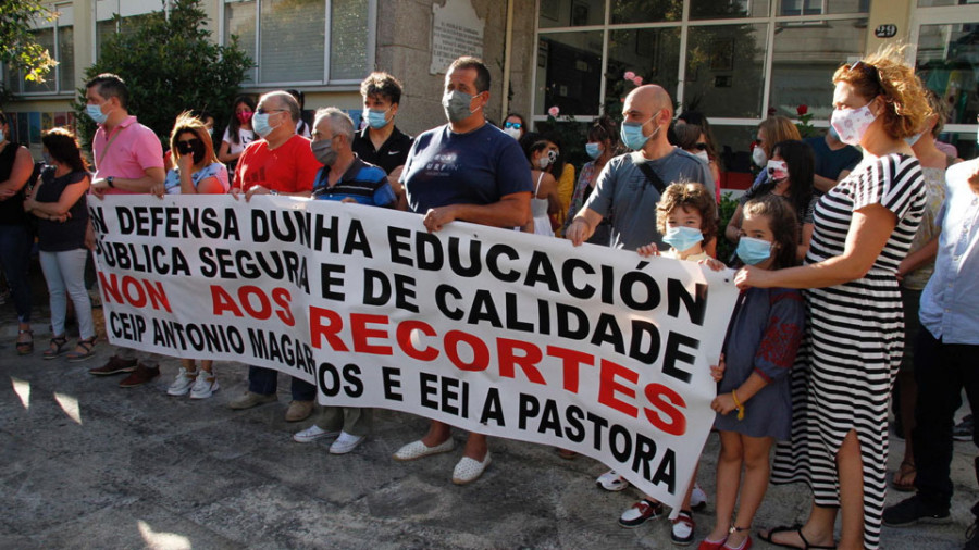 Familias del Magariños y A Pastora protestan por un “ensino de calidade e seguro”