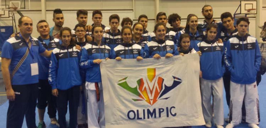 Los equipos del Olimpic de Exhibición se suben al podio en el Nacional de Alicante