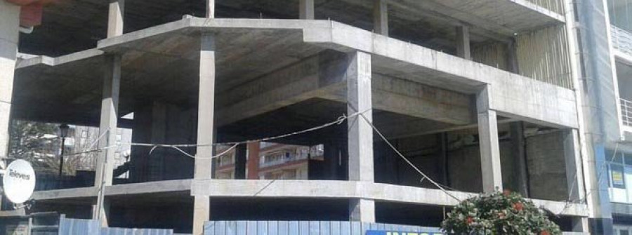 El PSOE propone tapar todas las obras inacabadas para reducir el feísmo urbanístico