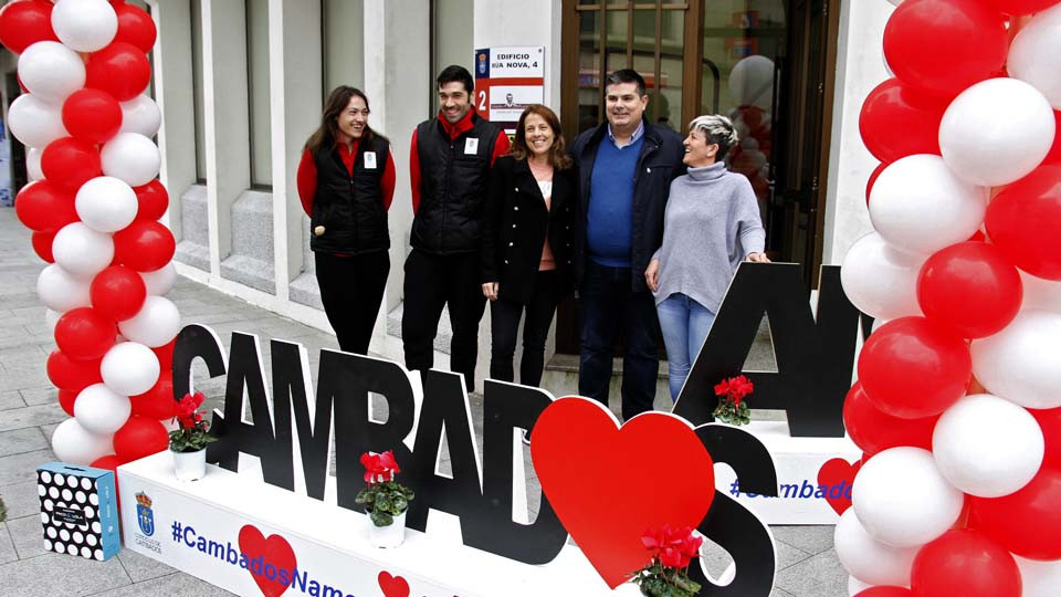 La campaña de San Valentín Cambados Namora repite con un photocall más en San Sadurniño