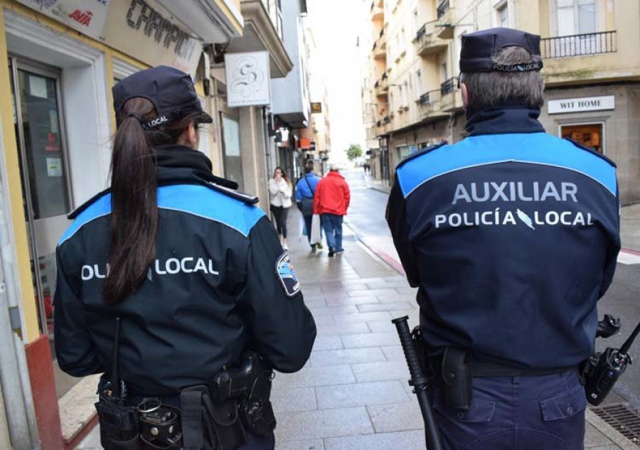 Ribeira dispone de una treintena de candidatos para elegir a los 12 auxiliares de Policía Local de este año