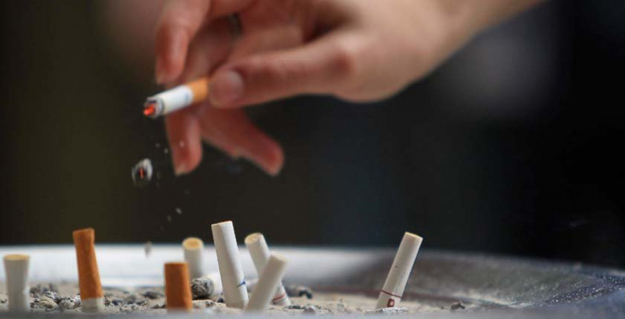El número de fumadores en España cae al 22 por ciento