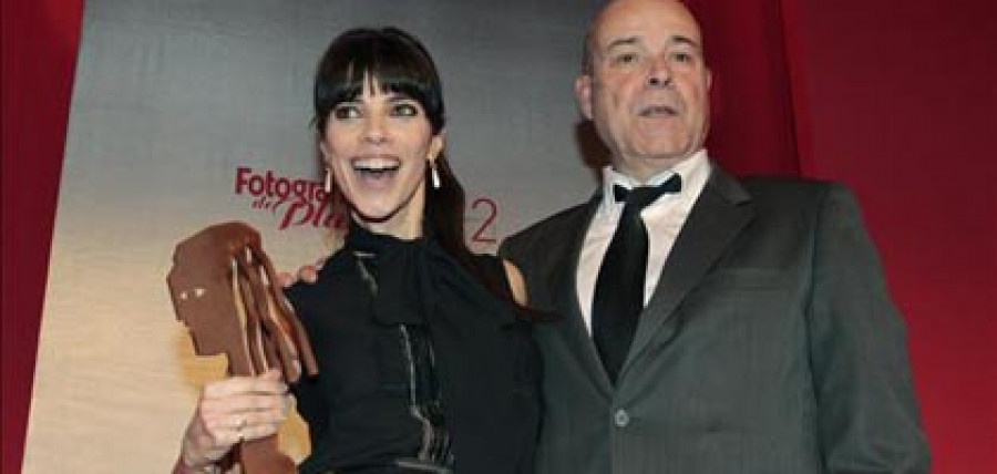 Maribel Verdú y Mario Casas, una pareja de cine en los Fotogramas