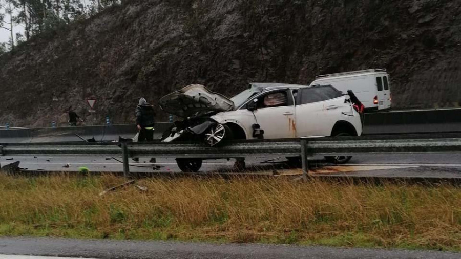 Un accidente en la Autovía se salda con cuatro heridos graves